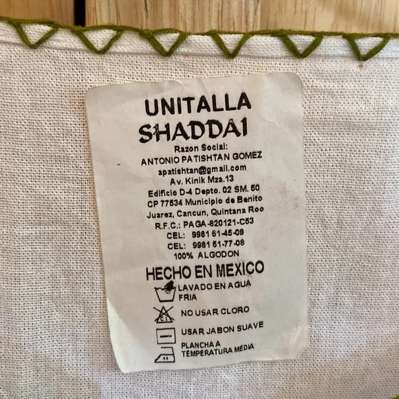 Cancun Mexico White Hand Sewn Sunflower Embroidered Short Sleeve Boxy Top NWT - Picture 10 of 10